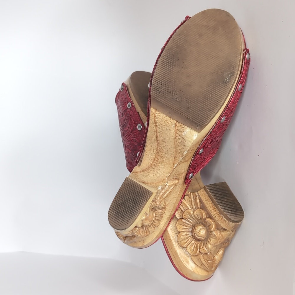 Lucky Brand Red Floral Tooled Leather Slip-On Clogs with Carved Wood Heel - Picture 9 of 11